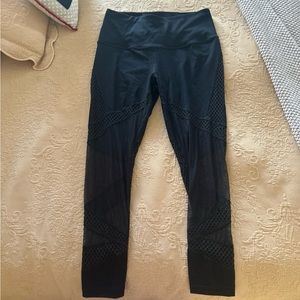 Victoria’s Secret knockout leggings